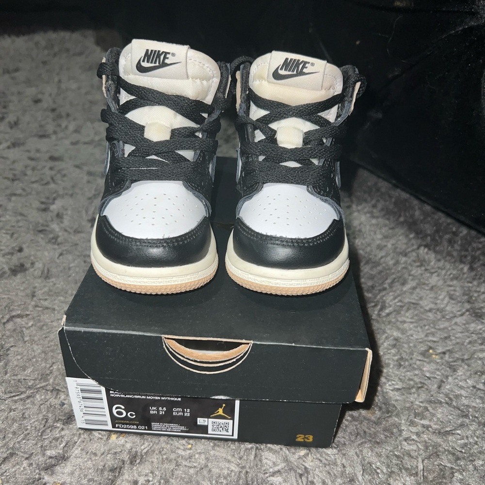 Jordan 1 Latte Size 6C
